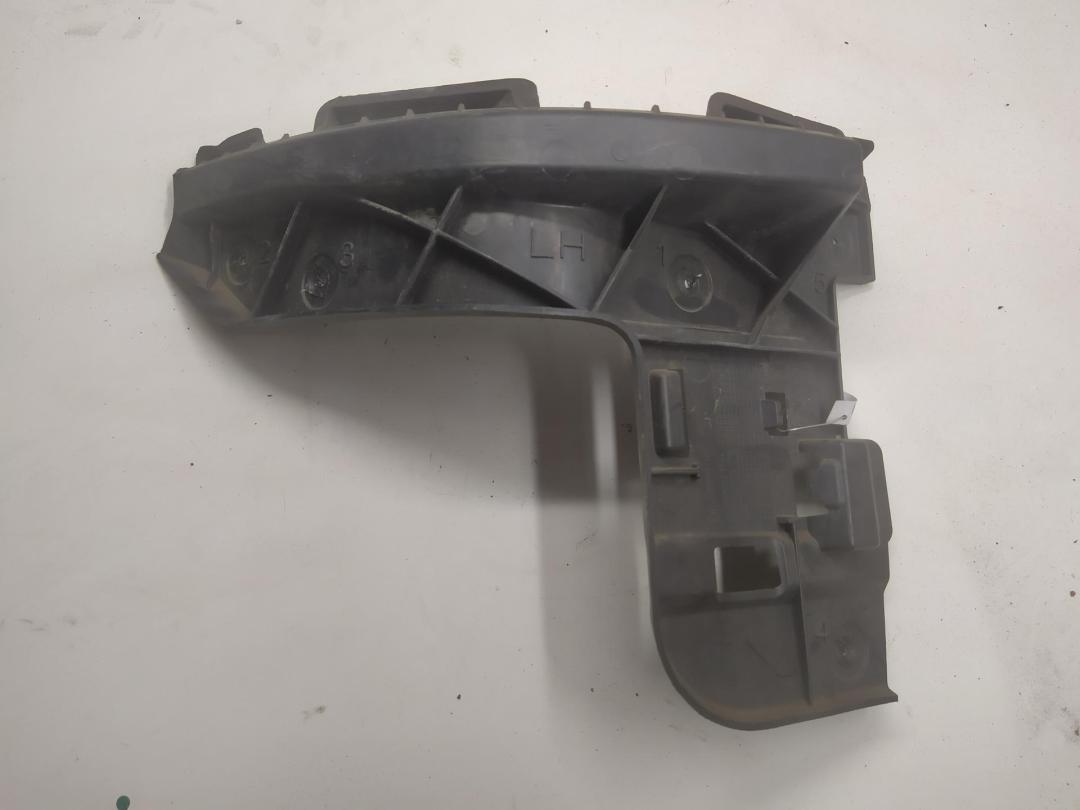 кронштейн заднего бампера Opel Zafira 3 поколение (C) 2013, 2.0 л., дизель, АКПП, чёрный, минивэн, 13300742 - фото №1