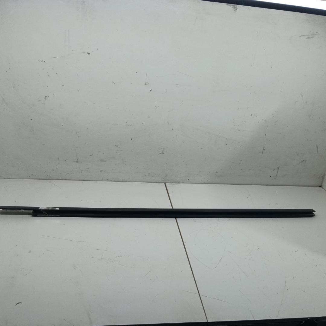 Молдинг стекла двери задней правой наружный Ford S-Max 2006, 1.8 л., дизель, МКПП, серый, минивэн