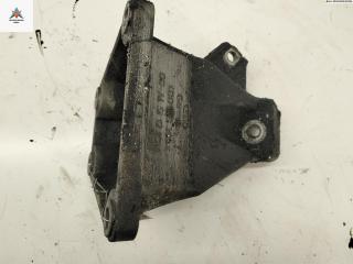 кронштейн двигателя Volkswagen Passat B5 [рестайлинг] 2004, 2.5 л., дизель, АКПП, серый, универсал, 4B0199308E