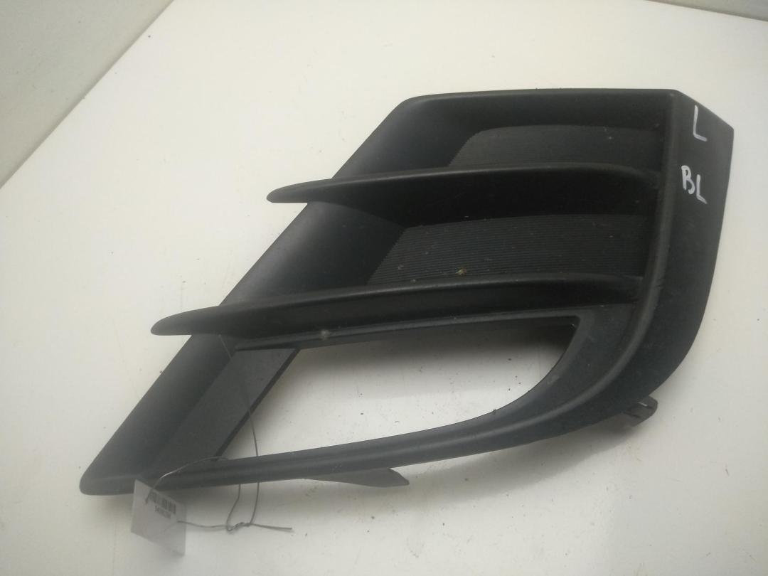 рамка фары противотуманной левой Mazda 3 BL 2009, 1.6 л., дизель, МКПП, серый, хетчбэк 5 дв., BCD2-50-C21B