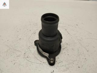 корпус термостата Renault Megane 2 поколение 2004, 1.6 л., бензин, МКПП, красный, хетчбэк 5 дв., 7700103300