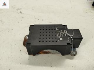 усилитель антенны Volkswagen Golf 5 поколение 2003, 1.6 л., бензин, МКПП, чёрный, хетчбэк 3 дв., 1K6035570B