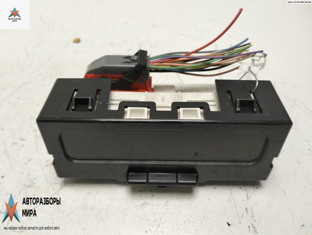 дисплей Renault Megane 2 поколение 2003, 1.6 л., бензин, МКПП, серый, универсал, 8200107839 - фото №1