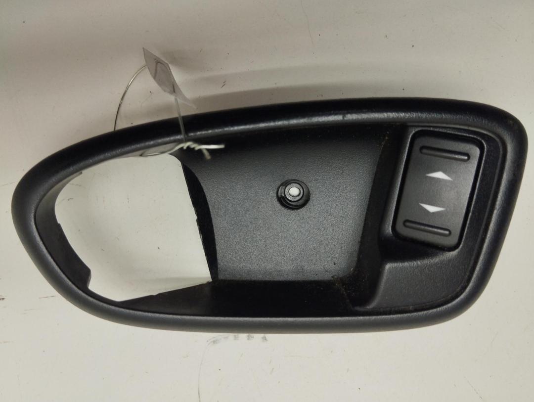 кнопка стеклоподъемника заднего левого Ford Galaxy 2 поколение 2006, 2.0 л., дизель, МКПП, бежевый, минивэн, 6M21U226A37BB - фото №1