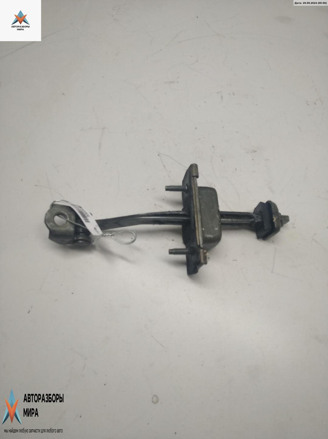 ограничитель открывания двери Ford Focus 1 поколение 1999, седан - фото №1