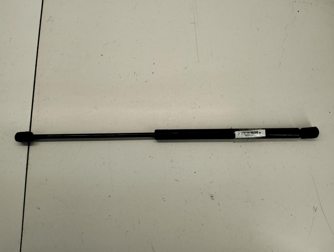 амортизатор крышки багажника (3-5 двери) Volkswagen Golf-3 1994, 1.4 л., бензин, МКПП, зелёный, хетчбэк 3 дв., 1H6827550A - фото №1