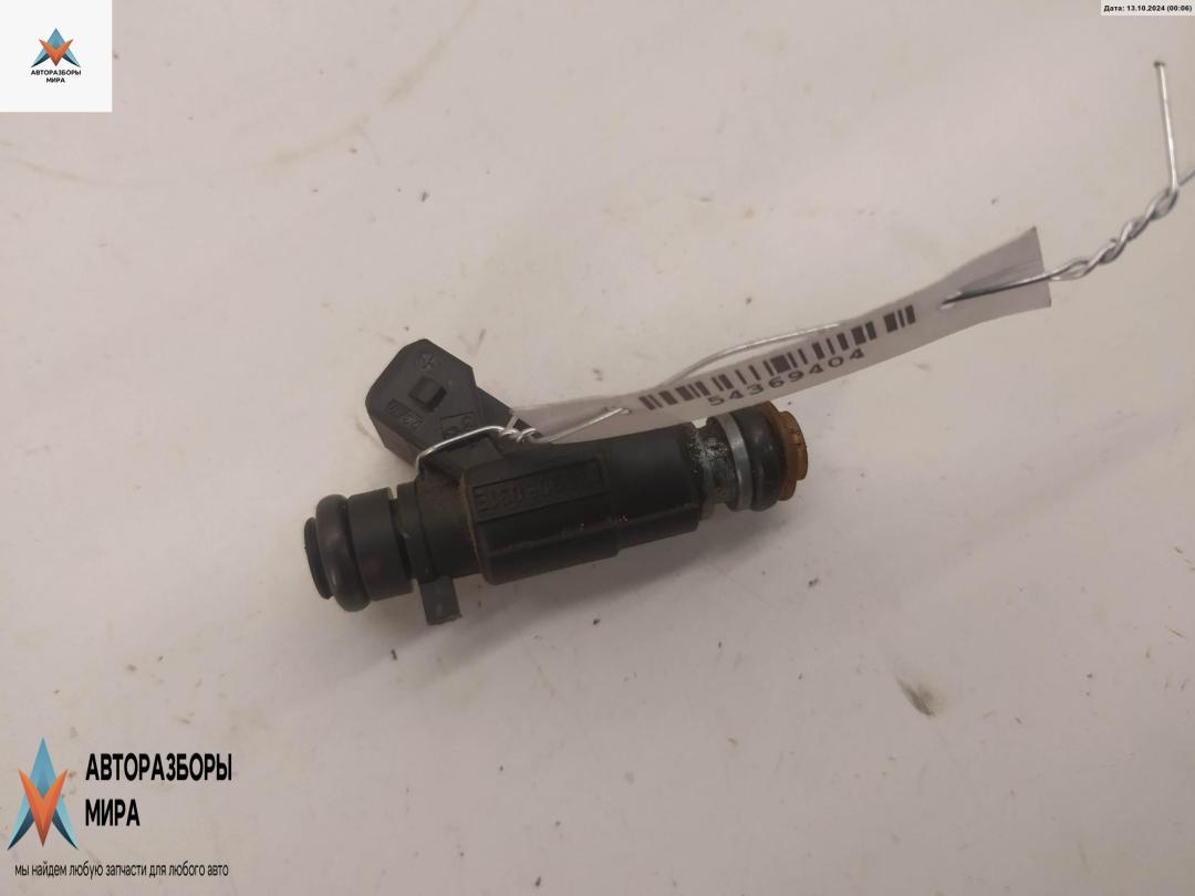 форсунка Volkswagen Golf 3 поколение 1997, 1.4 л., бензин, МКПП, синий, хетчбэк 5 дв., 030906031E - фото №1