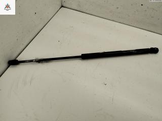 амортизатор крышки багажника (3-5 двери) Volkswagen Golf 3 поколение 1996, 1.4 л., бензин, МКПП, зелёный, хетчбэк 5 дв., 1H6827550A