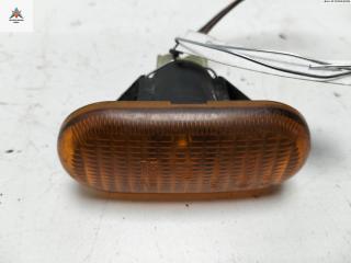 повторитель передний левый Renault Clio 2 поколение 1999, 1.2 л., бензин, МКПП, красный, хетчбэк 3 дв., 7700822136