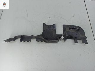 диффузор вентилятора Audi A4 B6 2002, 2.4 л., бензин, МКПП, синий, кабриолет, 8H0121283