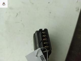 кнопка стеклоподъемника переднего правого Renault Scenic 1 поколение [рестайлинг] 2002, 2.0 л., бензин, АКПП, серый, минивэн, 432962K