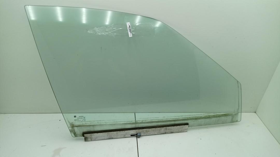стекло двери передней правой Opel Astra F 1996, 1.4 л., бензин, МКПП, чёрный, хетчбэк 5 дв., 43R000981