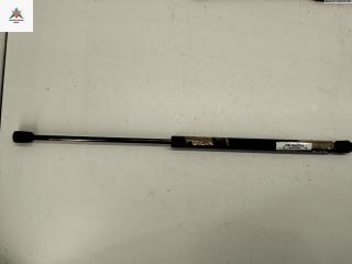 амортизатор крышки багажника (3-5 двери) Volkswagen Golf 3 поколение 1992, 1.4 л., бензин, МКПП, красный, хетчбэк 3 дв., 1H6827550