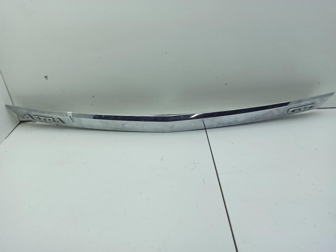 накладка двери (крышки) багажника Opel Astra H 2005, 1.4 л., бензин, МКПП, чёрный, хетчбэк 3 дв., 13105813