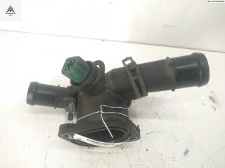 фланец (тройник) системы охлаждения Audi A3 8L 1999, 1.6 л., бензин, МКПП, синий, хетчбэк 3 дв., 06A121133D