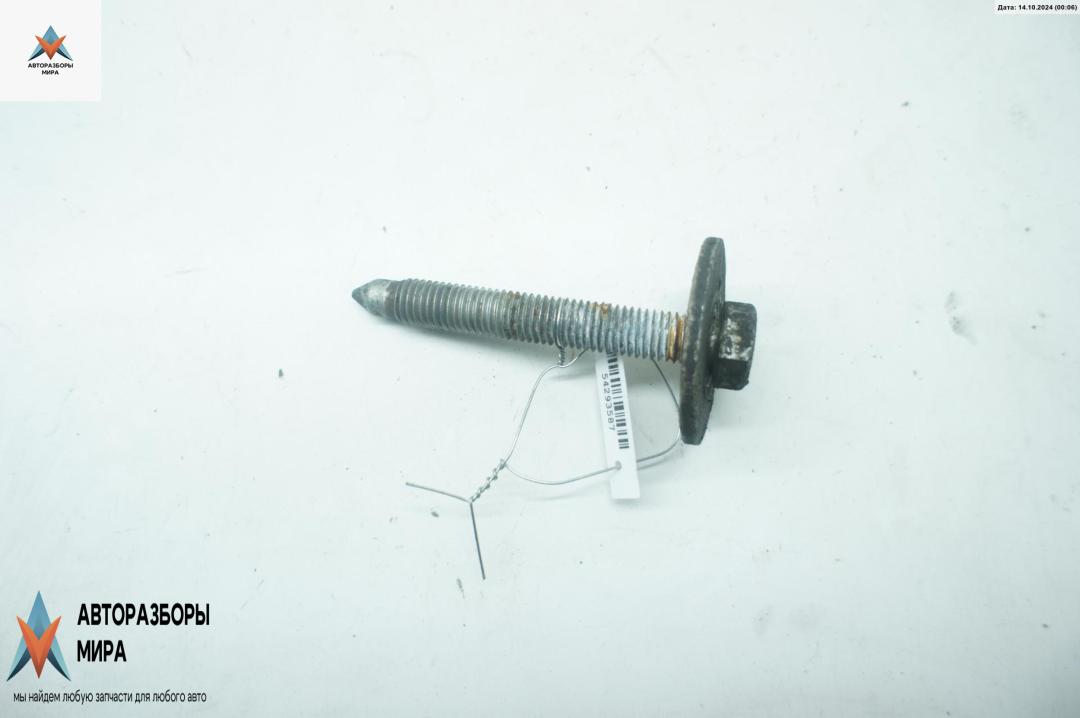 Болт крепления Ford Mondeo 3 поколение 2002, 1.8 л., бензин, МКПП, серый, хетчбэк 5 дв. - фото №1