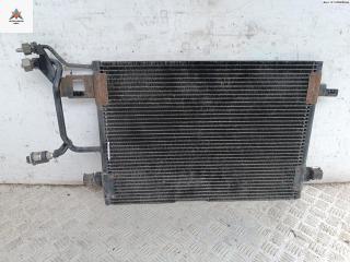 радиатор кондиционера Audi A4 B5 1996, 1.6 л., бензин, МКПП, синий, седан, 8D0260401C