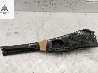 дождевик Dacia (Renault) Sandero I 2009, 1.5 л., дизель, МКПП, красный, хетчбэк 5 дв.