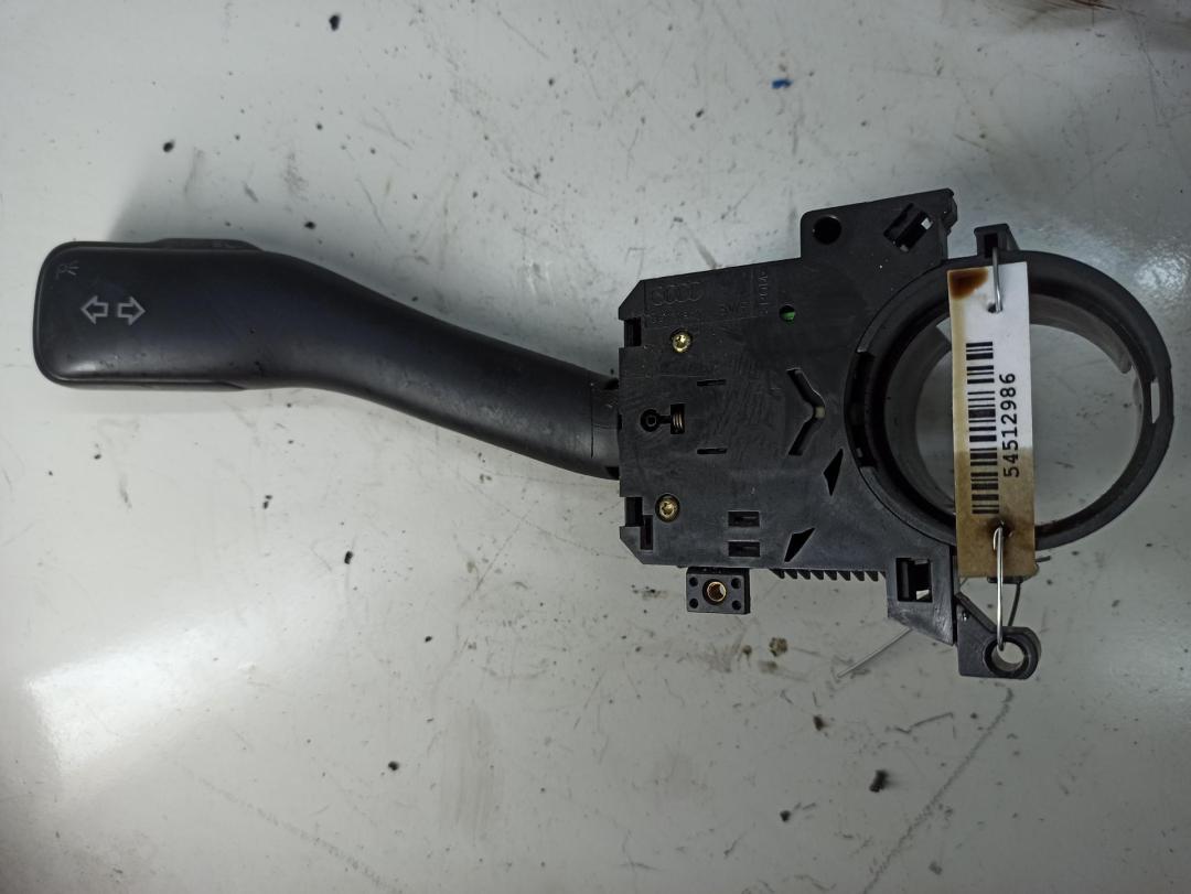 переключатель поворотов Audi A6 C5 1997, 2.4 л., бензин, МКПП, зелёный, седан, 8L0953513