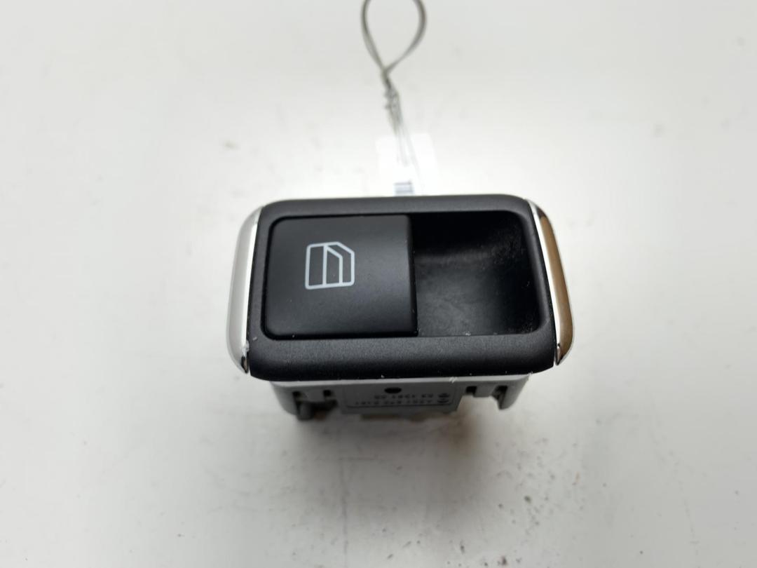 кнопка стеклоподъемника заднего правого Mercedes-Benz C W204 2007, 2.2 л., дизель, АКПП, чёрный, универсал, 2048700451