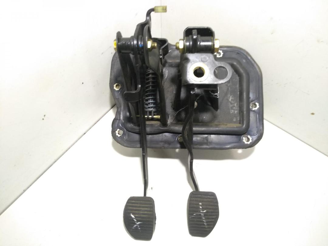 узел педальный (блок педалей) Peugeot 406 2002, 1.8 л., бензин, МКПП, красный, универсал, 00004501J0, 00002127J1