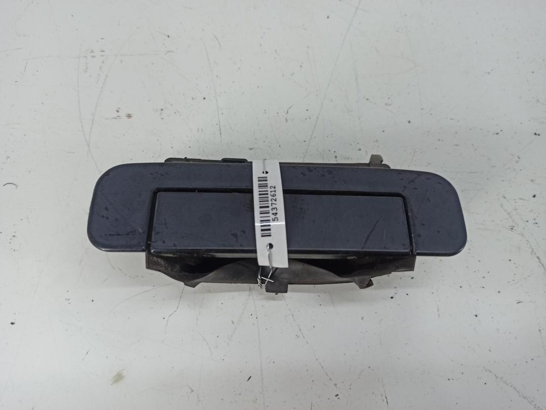 ручка наружная задняя левая Audi A4 B5 1995, 1.8 л., бензин, МКПП, синий, седан, 4A0839205D - фото №1