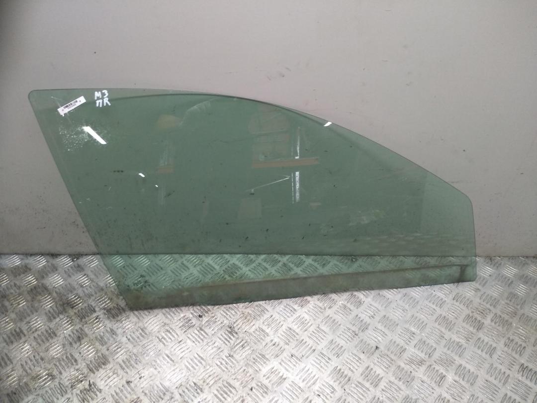 стекло двери передней правой Ford Mondeo III 2000, 1.8 л., бензин, МКПП, серый, хетчбэк 5 дв.