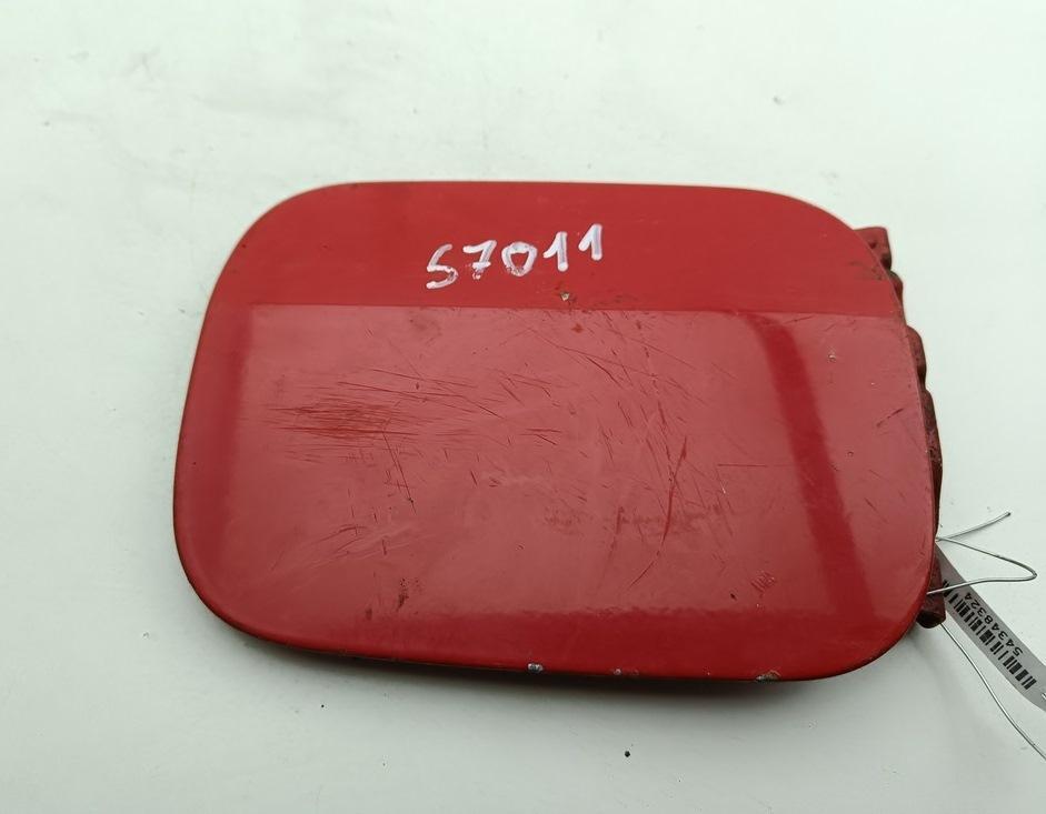 лючок топливного бака Audi 80 B4 1991, 2.3 л., бензин, АКПП, красный, седан, 8A0010122