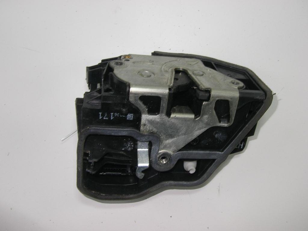 замок двери задней левой BMW 5 серия E60/E61 2003, 2.2 л., бензин, МКПП, синий, седан, 7036171 - фото №1