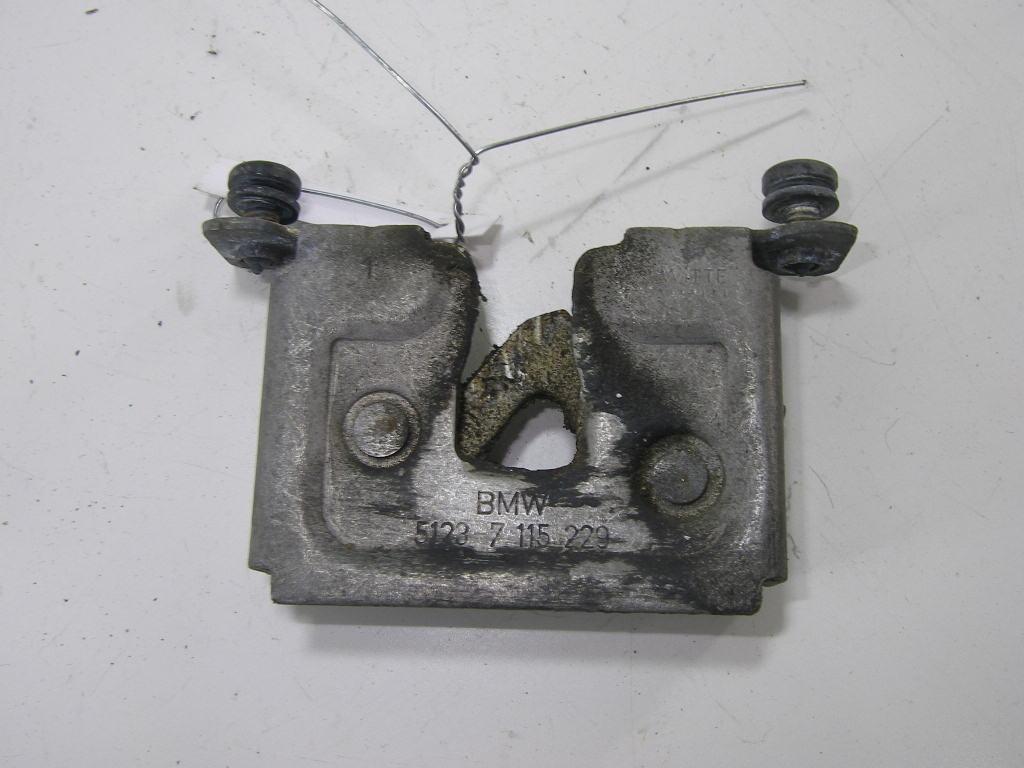 замок капота BMW 5 E60/E61 2006, 2.5 л., дизель, АКПП, серый, седан, 51237115229