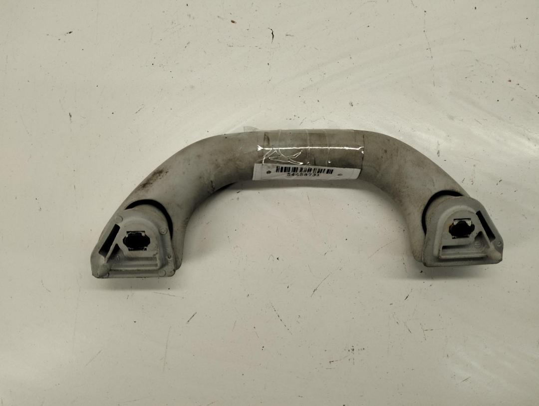 ручка внутренняя потолочная Skoda Roomster 1 поколение 2007, 1.4 л., дизель, МКПП, серый, фургон, 6Y0857607M - фото №1