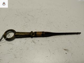 щуп двигателя Renault Megane 2 поколение [рестайлинг] 2006, 1.6 л., бензин, МКПП, чёрный, универсал, 8200141457