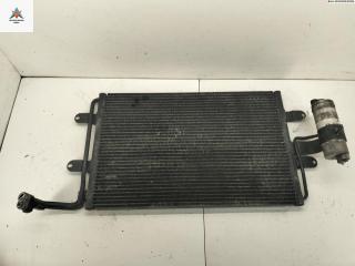 радиатор кондиционера Volkswagen Golf 4 поколение 2000, 1.6 л., бензин, МКПП, серый, хетчбэк 5 дв., 1J0820411D