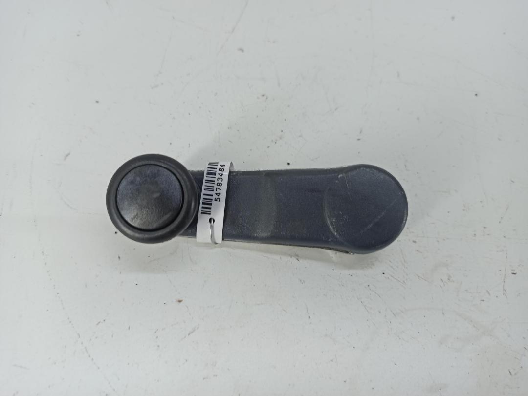 ручка стеклоподъемника Audi 80 8A/B3 1990, 2.0 л., бензин, МКПП, серый, седан, 443837581 - фото №1