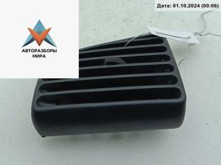 дефлектор обдува салона Volkswagen Passat B4 1994, 2.8 л., бензин, АКПП, синий, универсал, 3A1819707