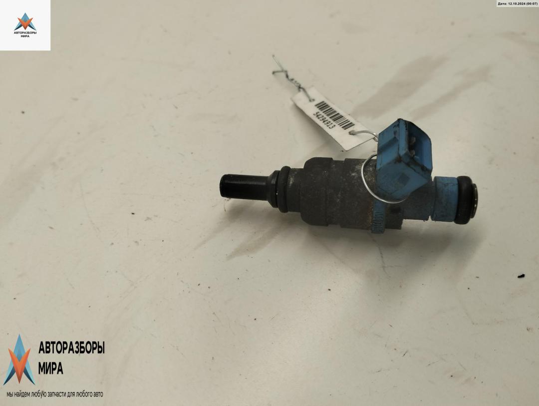 форсунка Volkswagen Passat B5 1999, 1.8 л., бензин, МКПП, красный, универсал, 058133551F - фото №1