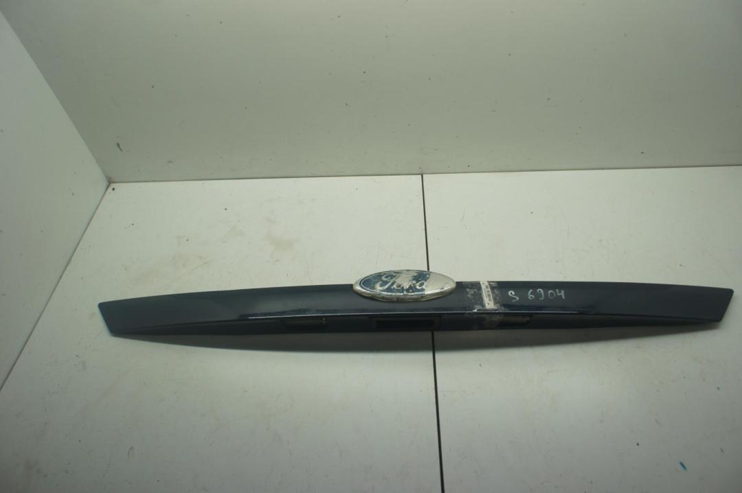 накладка подсветки номера Ford Focus II 2008, 1.4 л., бензин, МКПП, синий, хетчбэк 3 дв., 8M51A43404AC