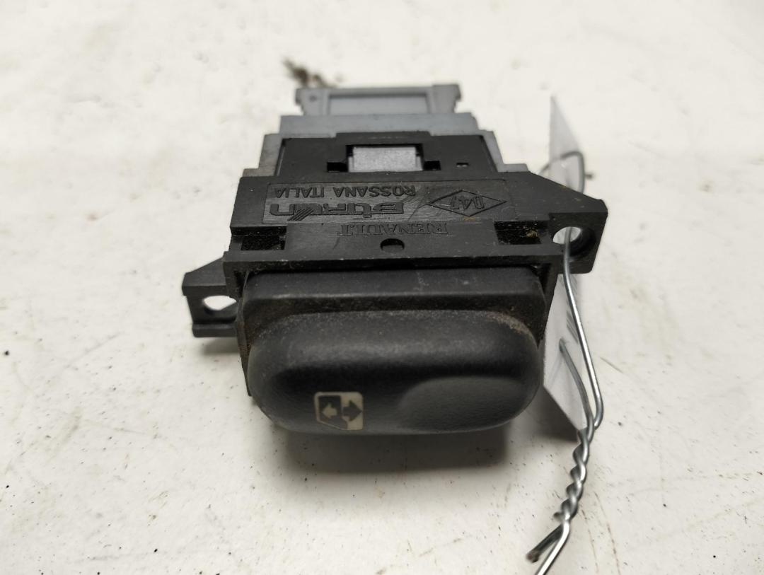 кнопка стеклоподъемника заднего правого Renault Laguna I 1996, 2.0 л., бензин, МКПП, зелёный, хетчбэк 5 дв., ARD