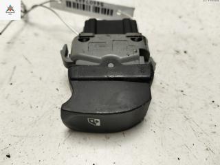 кнопка стеклоподъемника переднего правого Renault Clio 3 поколение 2005, 1.2 л., бензин, МКПП, красный, хетчбэк 3 дв., 214936