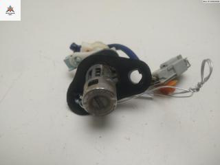 Личинка замка багажника Honda Civic 7 поколение 2001, 1.6 л., бензин, МКПП, красный, хетчбэк 3 дв.