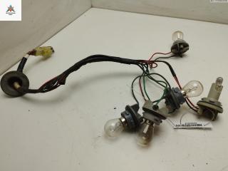 Патрон лампы фонаря Suzuki Baleno 1 поколение 1998, 1.6 л., бензин, АКПП, зелёный, хетчбэк 3 дв.