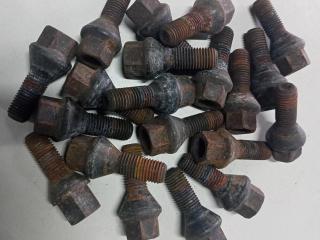 болт колесный BMW 3 серия E46 [рестайлинг] 2001, 2.0 л., дизель, АКПП, чёрный, универсал, 6781150