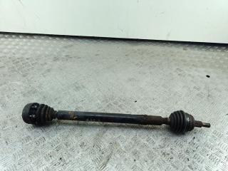 полуось передняя правая (приводной вал, ШРУС) Volkswagen Golf 4 поколение 2004, 1.4 л., бензин, МКПП, чёрный, универсал, 1J0407272F