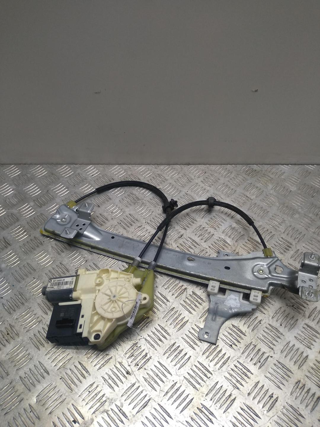 стеклоподъемник электрический задний правый Renault Megane III 2008, 1.5 л., дизель, МКПП, серый, хетчбэк 5 дв., 827200003R