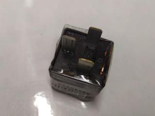 реле (прочие) Opel Zafira 2 поколение (B) [рестайлинг] 2009, 1.7 л., дизель, МКПП, красный, минивэн, 13171831