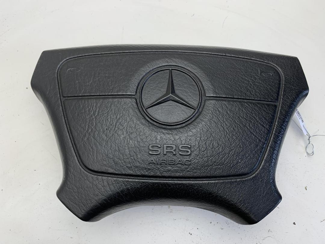 подушка безопасности водителя Mercedes-Benz CLK-Класс W208/A208 1998, 2.3 л., бензин, АКПП, синий, кабриолет, 1404601198 - фото №1