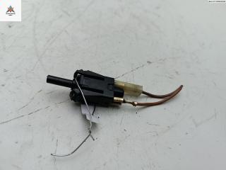 выключатель концевой (концевик) Mercedes-Benz E-Класс W124 1985, 2.3 л., бензин, МКПП, белый, седан, 2018201110