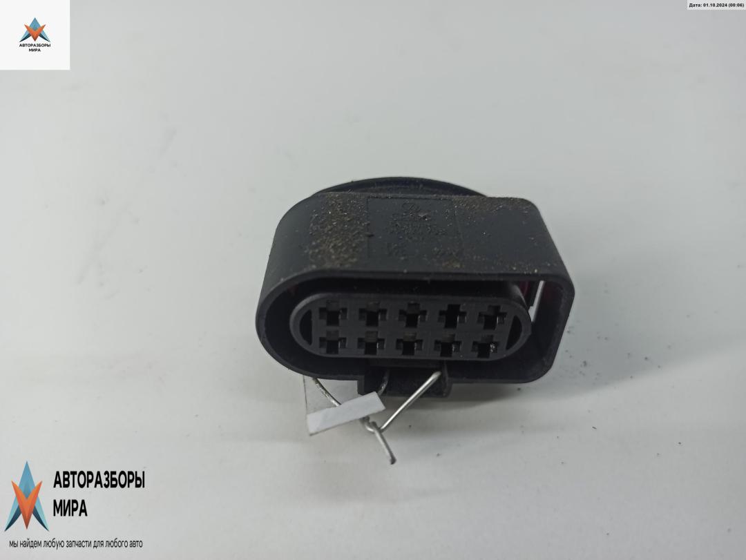 разъем (фишка) проводки Audi A6 4B/C5 2000, 2.5 л., дизель, МКПП, синий, универсал, 1J0973735 - фото №1
