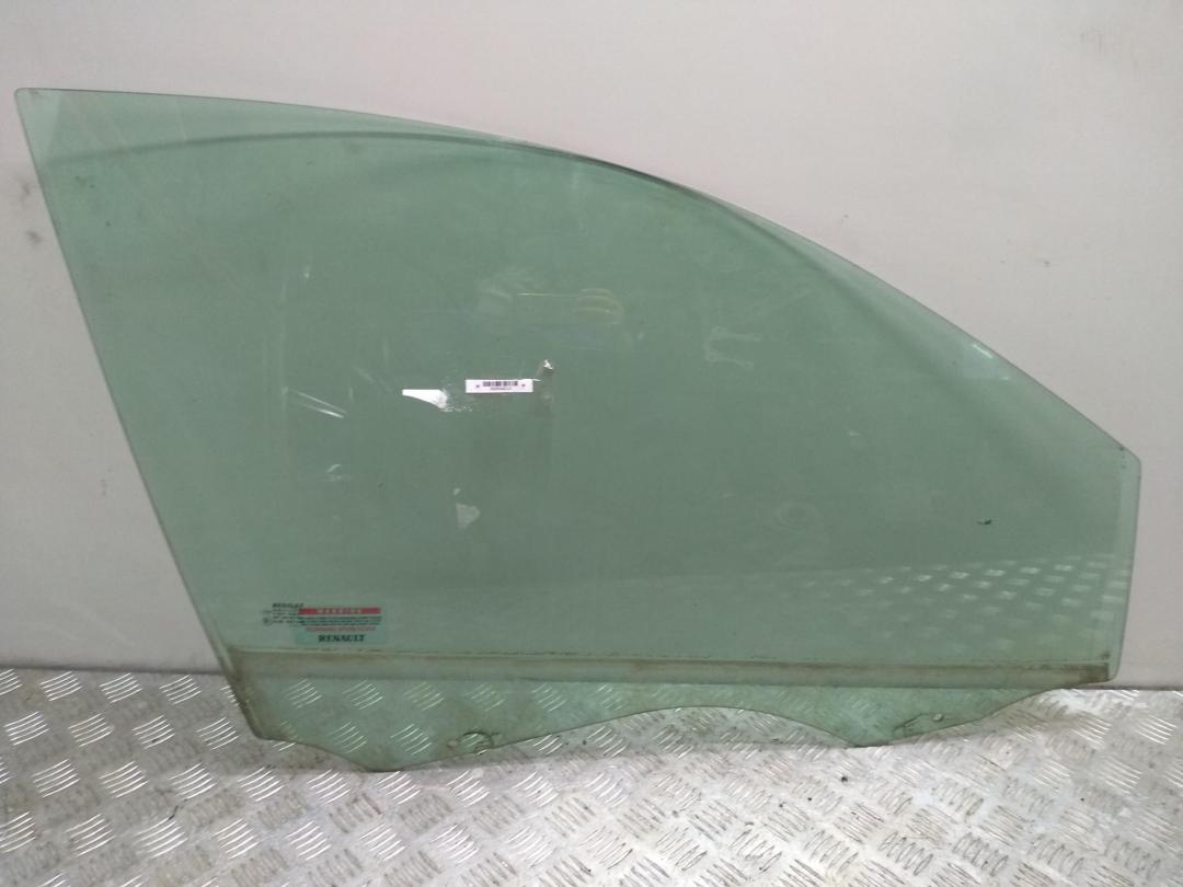 стекло двери передней правой Renault Megane 2 поколение 2003, 1.6 л., бензин, МКПП, серый, хетчбэк 5 дв., 43R-000929 - фото №1