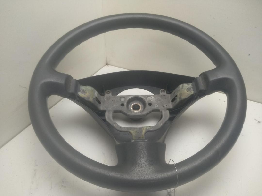руль Toyota Yaris Verso 2001, 1.3 л., бензин, АКПП, красный, минивэн